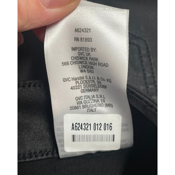 Susan Graver Sz 4 Coated Straight Leg Jeans 29"Wx17"L Sleek Black Denim A624321 - Picture 8 of 10